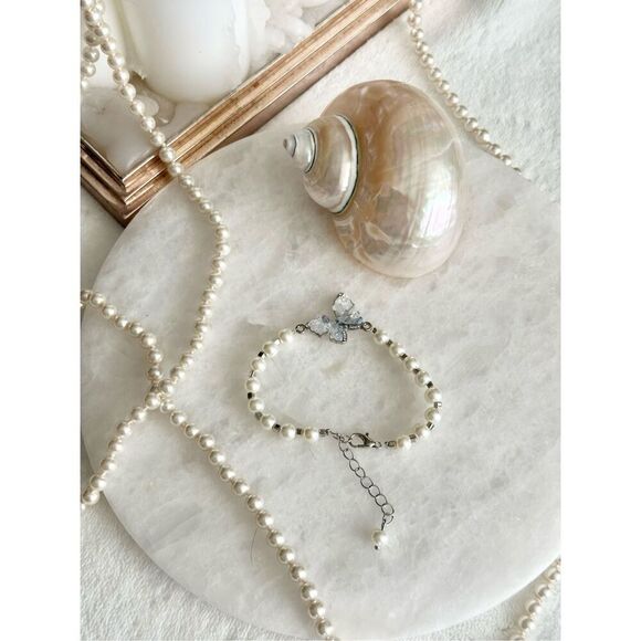 Light blue butterfly faux pearl bracelet ￼ - Picture 4 of 7